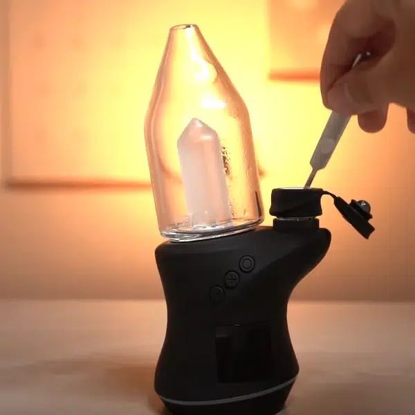 cleaning chazzed atomizer with dab tool