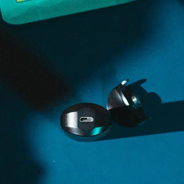 G Pen Dash charging port
