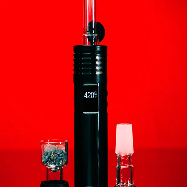 Arizer Air Max with included accessories and screens