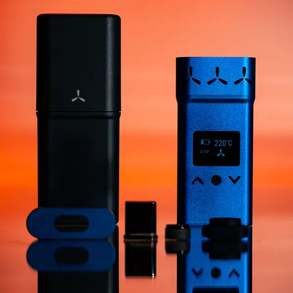 AirVape X with mouthpiece in parts and travel case - Tools420