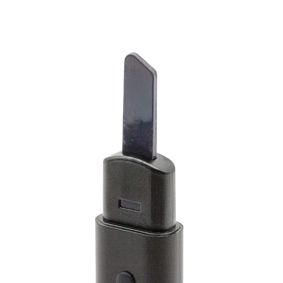 Close-up of G Pen Melt angled ceramic tip on black heated dab tool